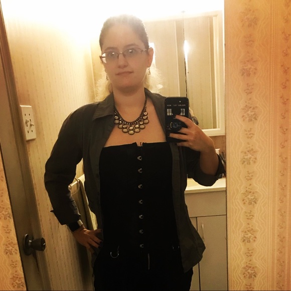 Meet your Posher, Donna - Picture 2 of 2